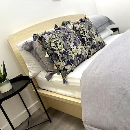 Studio Apartment In מילטון קינס מראה חיצוני תמונה